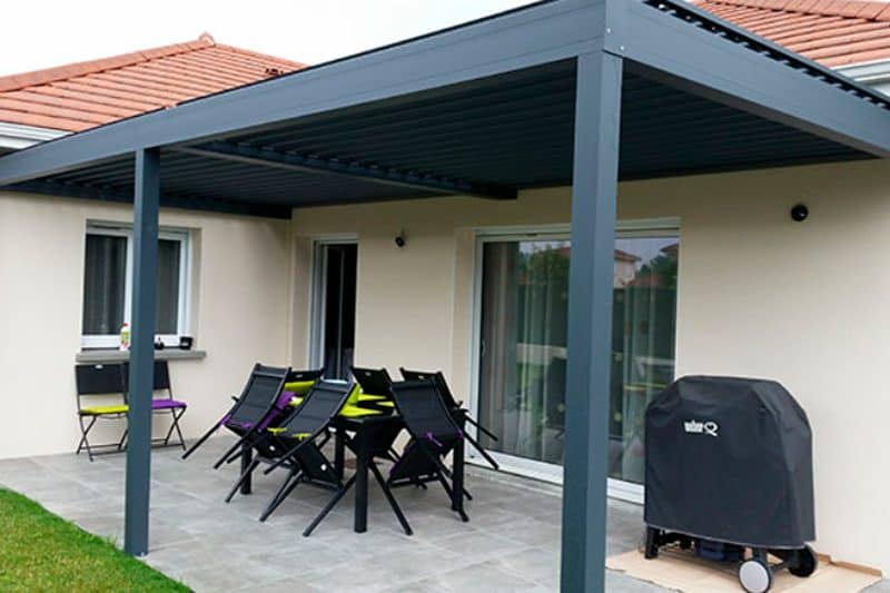 colocar una pergola en el jardin