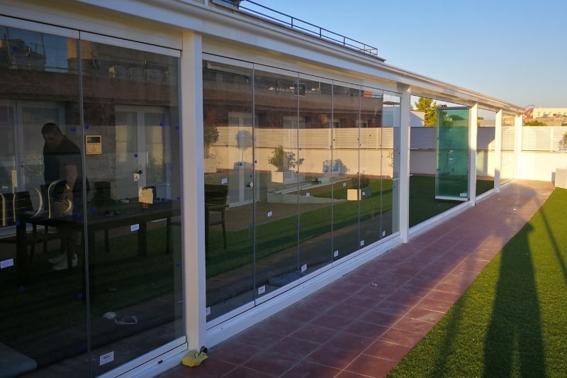 cortinas de cristal para tu terraza
